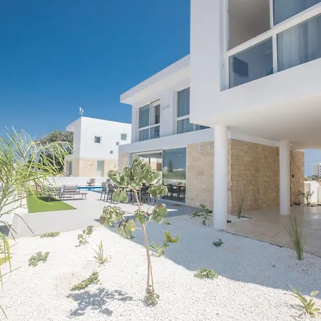 Hébergement de vacances Vie Bleu Mit Pool- Im Zentrum By Interhome Protaras