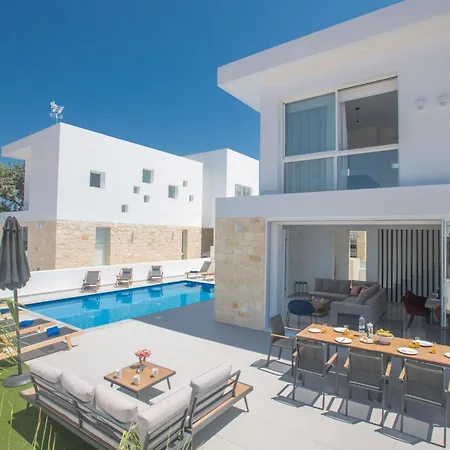 Vie Bleu Mit Pool- Im Zentrum By Interhome Protaras