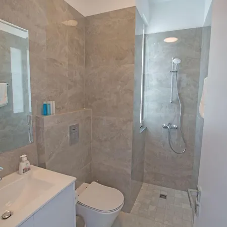 Vie Bleu Mit Pool- Im Zentrum By Interhome Protaras