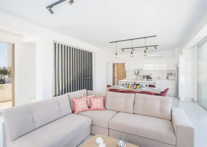 Vie Bleu Mit Pool- Im Zentrum By Interhome Prázdninový dům Protaras