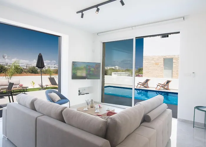 Prázdninový dům Vie Bleu Mit Pool- Im Zentrum By Interhome Protaras